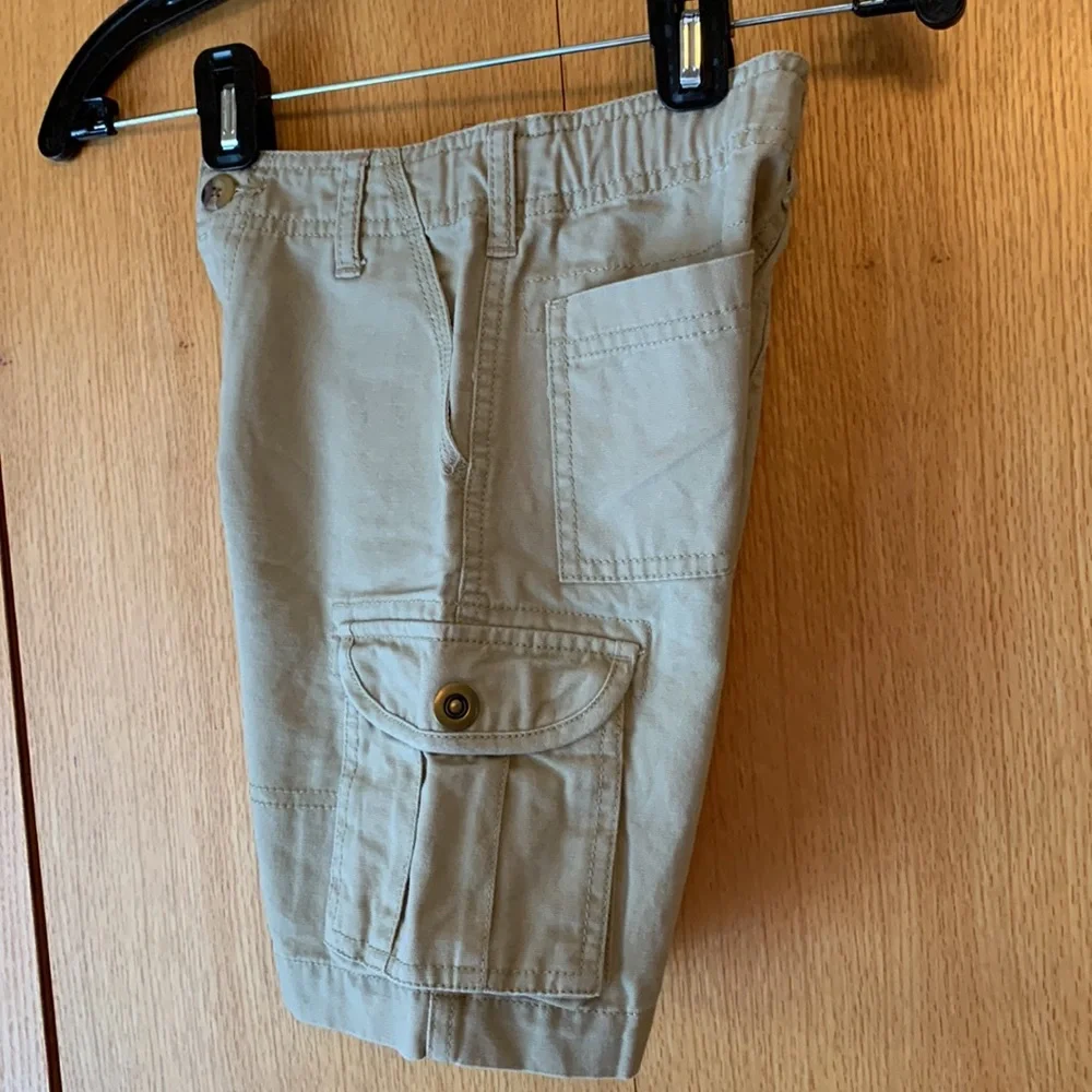 OshKosh B’Gosh khaki cotton poplin cargo shorts boy’s 6 adjustable waist VGUC